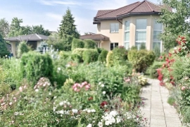 Коттедж 180 м² на участке 18 сот.