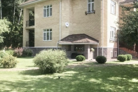 Дом 368,5 м² на участке 18 сот.